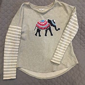 Crown & Ivy pull over sweatshirt